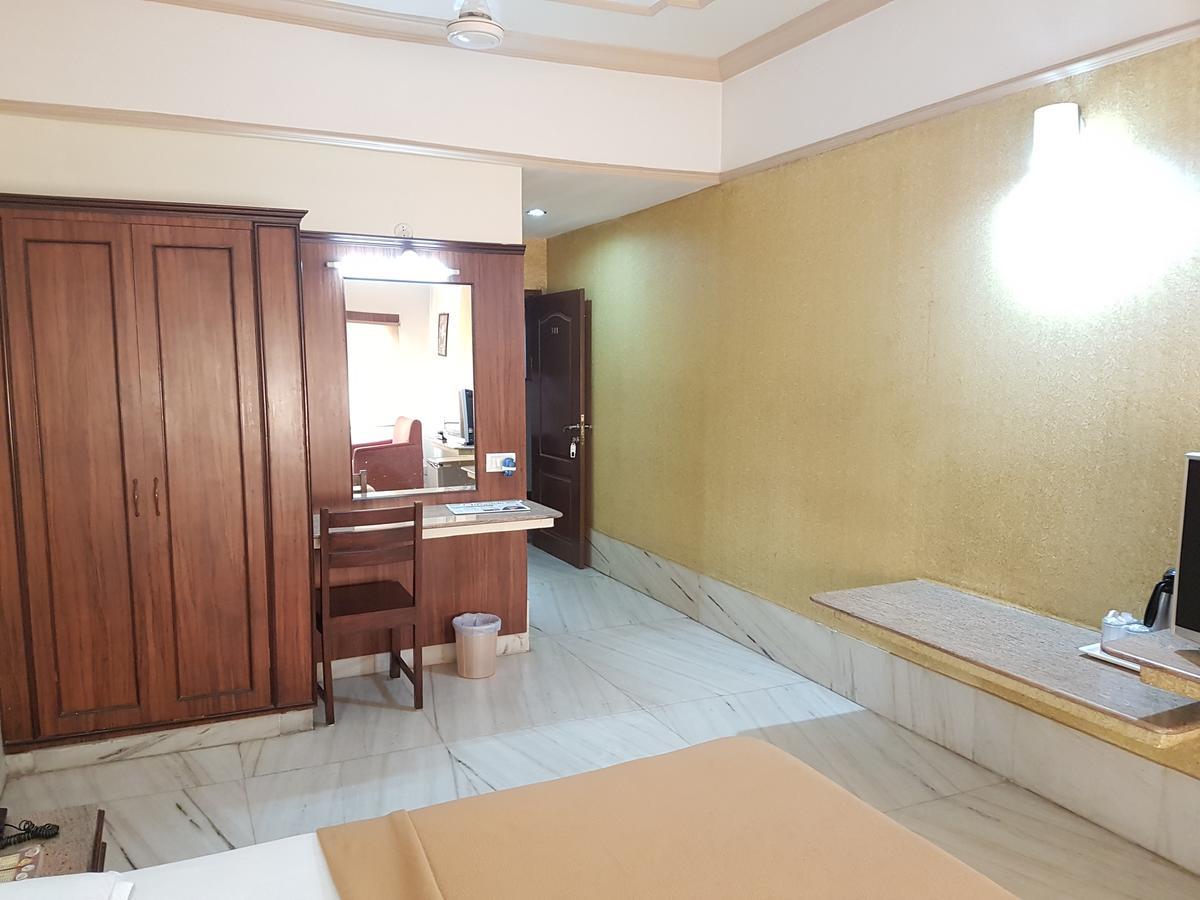 Hotel Rajmata Хайдарабад Экстерьер фото
