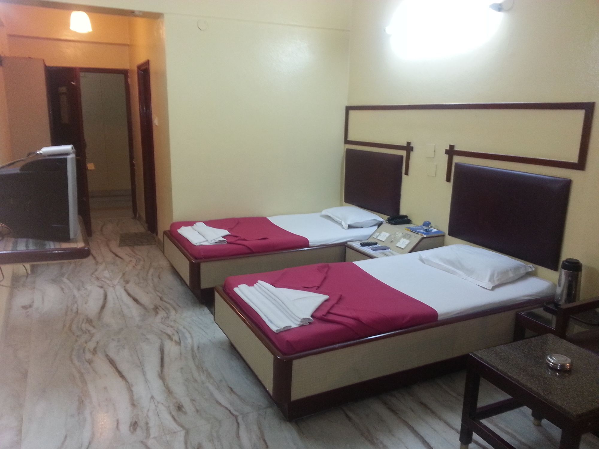 Hotel Rajmata Хайдарабад Экстерьер фото